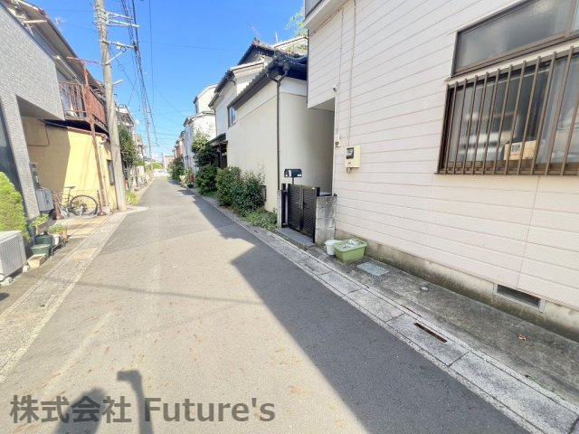三郷市高州1丁目　中古戸建の前面道路含む現地写真|前面道路含む現地写真です。