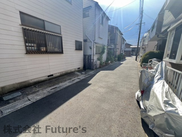 三郷市高州1丁目　中古戸建の前面道路含む現地写真|前面道路含む現地写真です。