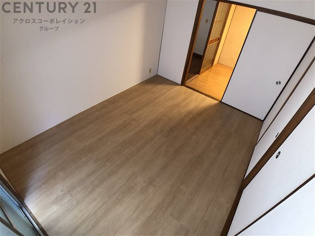 トヨタビルの洋室