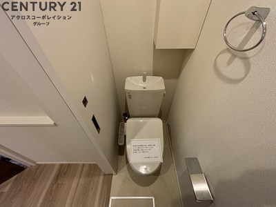 白を基調としたトイレです☆
