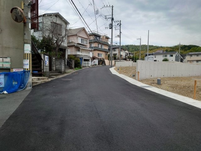 【前面道路含む現地写真】 | 山科区北花山市田町　新築戸建