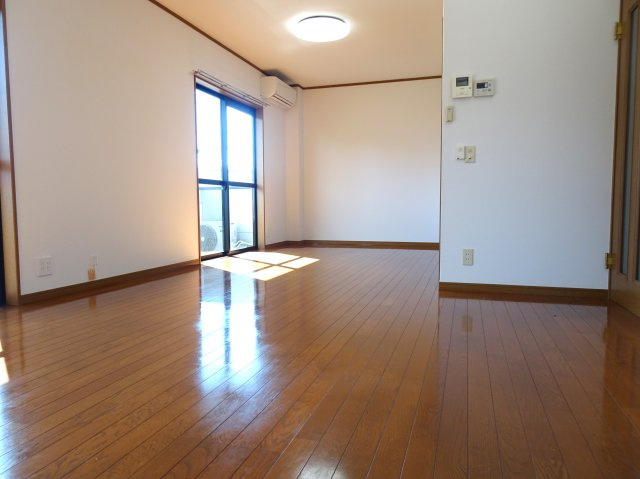 ムーンテラス片山S館の内装