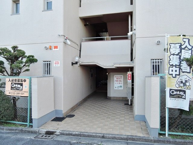 中ノ山ハイツのエントランス