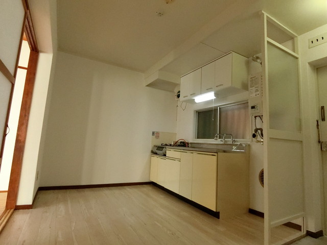 中ノ山ハイツの居間・リビング