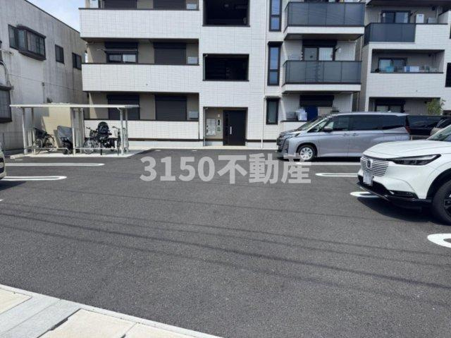 D-ROOM本荘WESTの駐車場