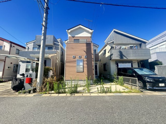 【外観】 | 忙しく過ぎゆく日常を置き去るほど、ゆったりした時間が流れる住環境♪♪『快適』は「家」と「街」と「環境」が調和した時に訪れるだと改めて感じさせてくれます。時間の経過と共に味わいが出る素敵な空間へ！！