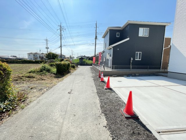 新築戸建・建売　太田市東矢島町　Kダンパー　全2棟の前面道路含む現地写真