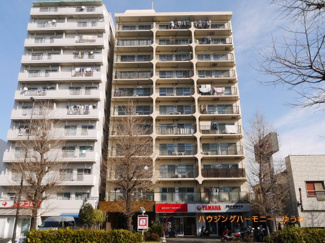 【外観】 | モダンでスタイリッシュな印象を与えるグレーを基調とした外観。