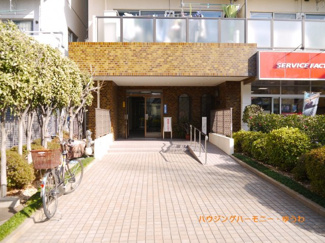 【エントランス】 | 清廉とされたエントランスになっています。