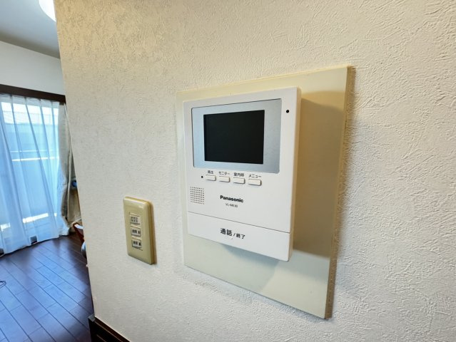 ディオレ新神戸A棟の防犯設備|TVモニター付きインターホン