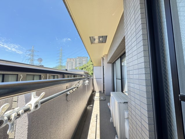 ディオレ新神戸A棟のバルコニー|南面バルコニーは陽当りもよく、毎日のお洗濯物も乾くのが早いです！