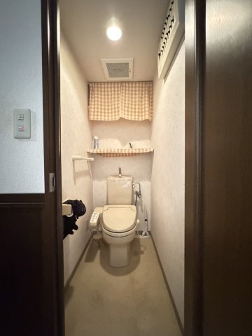 ディオレ新神戸A棟のトイレ|ウォシュレット付きのトイレ