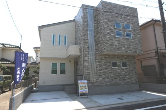 【QUAD】 東大和市向原４丁目の外観