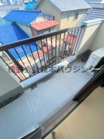 【バルコニー】 | 　ジャルダン | 開放的で明るい空間を演出してくれるバルコニーです