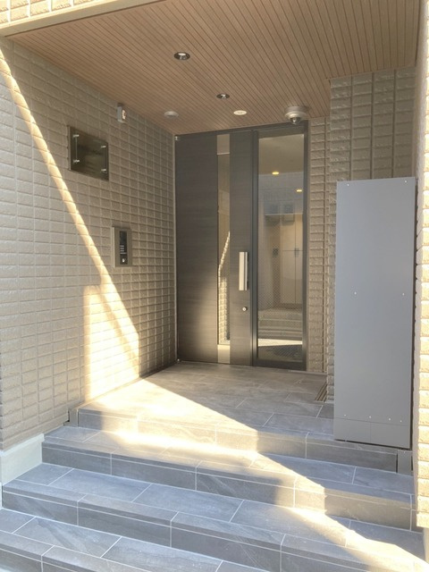 メゾンモナミのロビー|★オートロック付きエントランス★