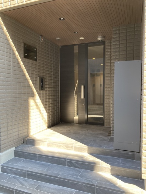 メゾンモナミのエントランス|★オートロック付きエントランス★