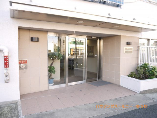 【その他共用部分】 | タカシマ志村マンション | 清廉とされたエントランスになっています。