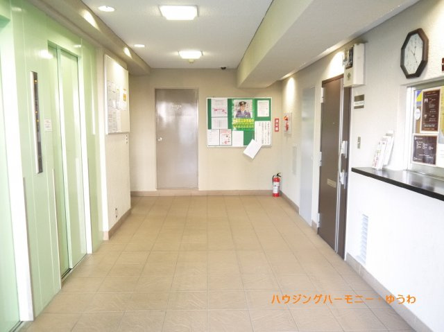 【エントランス】 | タカシマ志村マンション | タイル調のエントランス内となります。