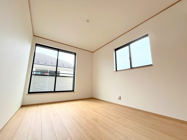 あきる野市下代継　全2棟　新築分譲の洋室