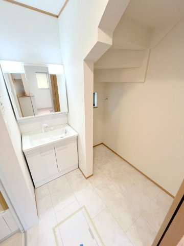 あきる野市下代継　全2棟　新築分譲の独立洗面台