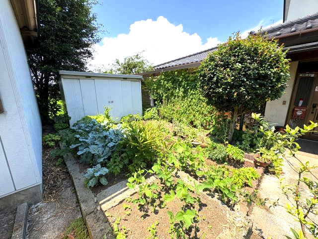 300㎡越えの宅地！　鹿沼市上殿町　中古戸建の庭|家庭菜園もできるお庭付きです