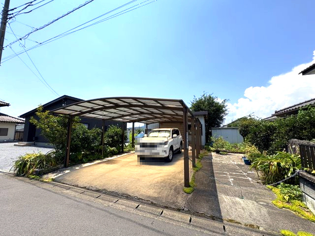 300㎡越えの宅地！　鹿沼市上殿町　中古戸建の駐車場|駐車場があるので、車を買う予定の方も安心です