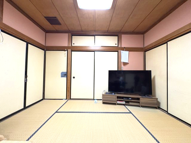 300㎡越えの宅地！　鹿沼市上殿町　中古戸建の和室|和室がひろがる居住スペース