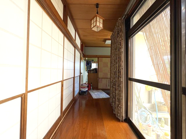 300㎡越えの宅地！　鹿沼市上殿町　中古戸建の内装|廊下です