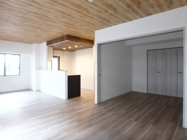 アルス西宮ルシーディアの居間・リビング