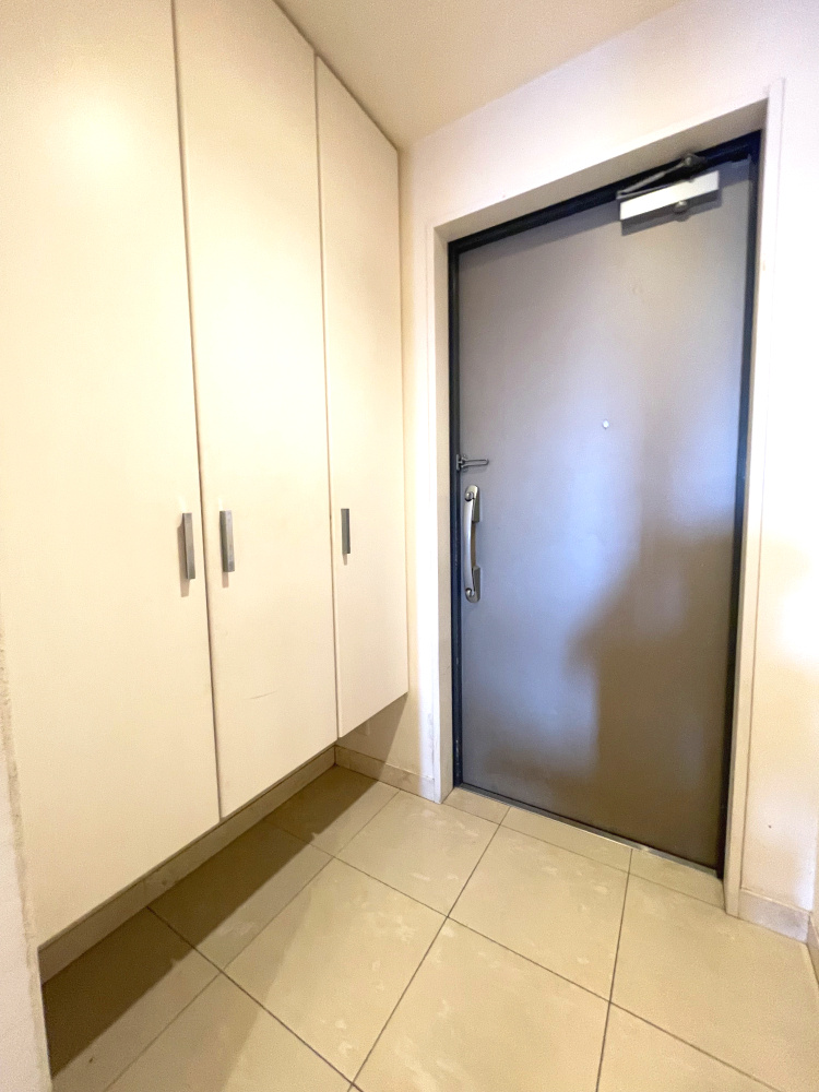 サーパス古高松駅前の玄関