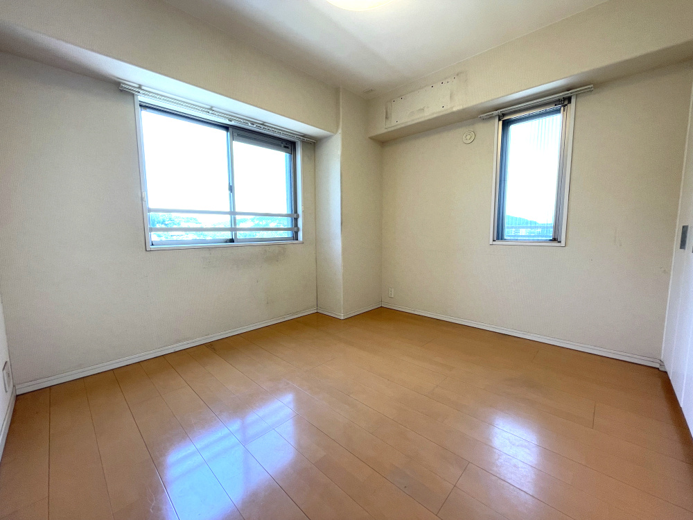 サーパス古高松駅前の洋室