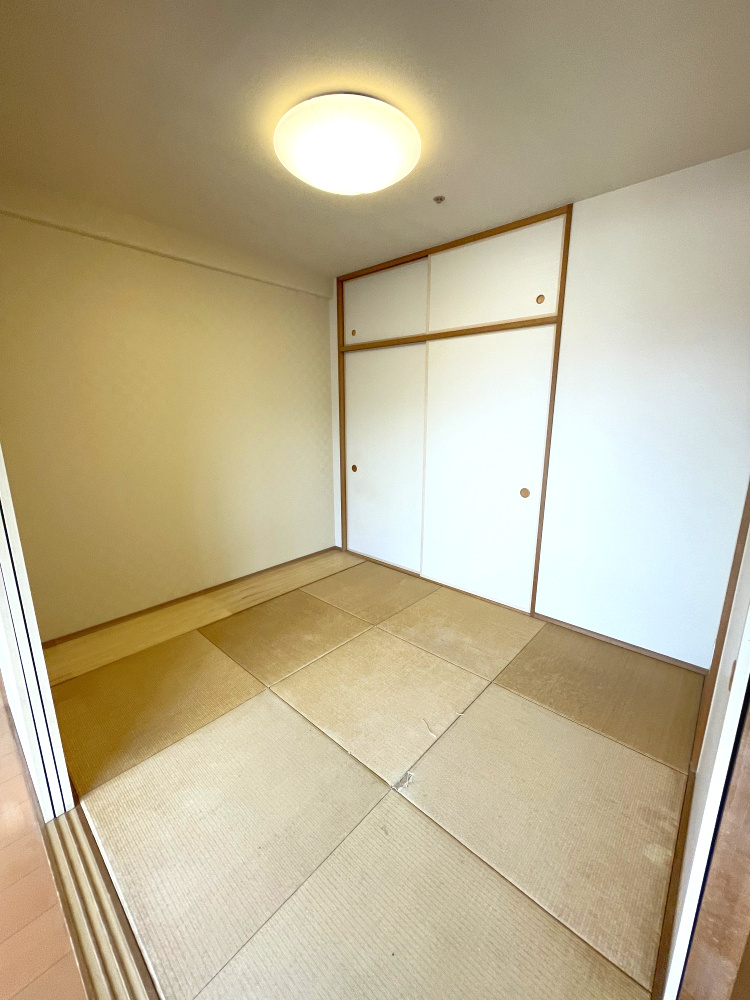 サーパス古高松駅前の和室