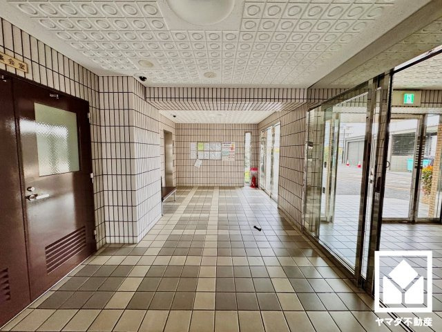 ライオンズマンション向日町のロビー