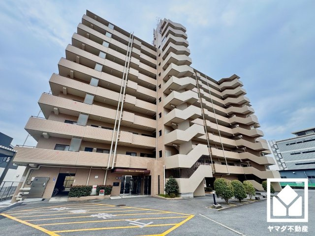 ライオンズマンション向日町の外観