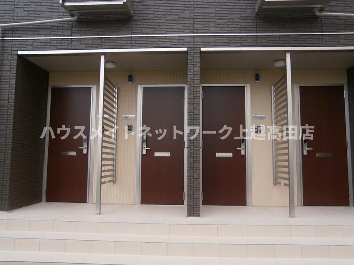 コントレイルのエントランス|エントランス