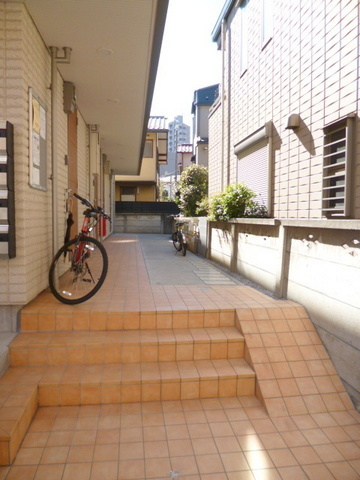 グリーンウッドのエントランス|★アプローチ★