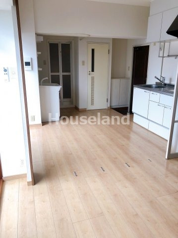 パリ・シャトー本町の居間・リビング