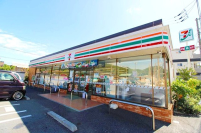 セブンイレブン鎌倉岩瀬店 徒歩5分。　★２４時間営業★ 400m