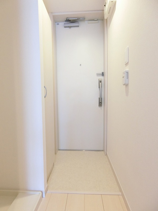 リブリ・川崎溝の口の玄関