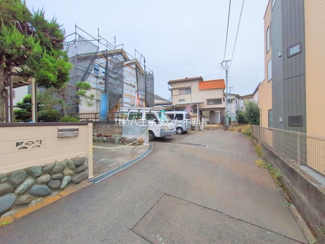 祝：成約済み　八王子市　緑町　新築戸建て　６期の前面道路含む現地写真|～仲介手数料無料☆八王子ひなた不動産～八王子市緑町　新築戸建て