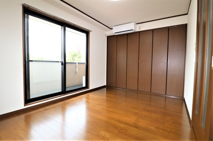 イレール並木の洋室