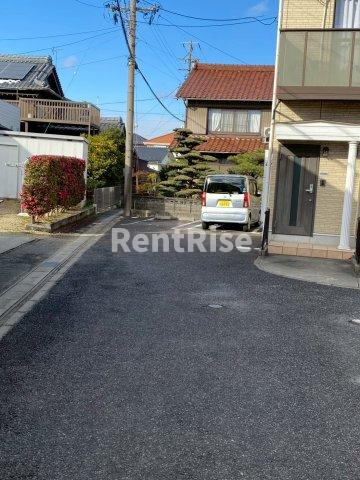 プラッサムコート今伊勢Bの駐車場