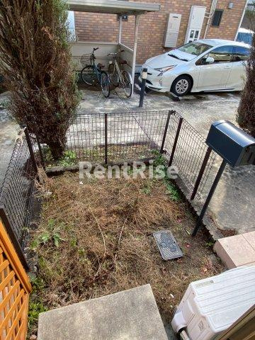 プラッサムコート今伊勢Bの庭