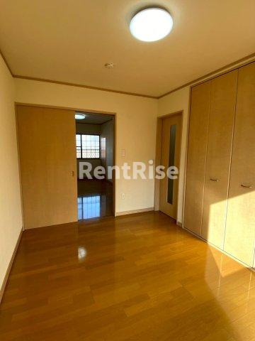 プラッサムコート今伊勢Bの居間・リビング