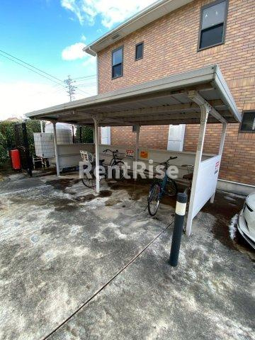 プラッサムコート今伊勢Bの駐車場