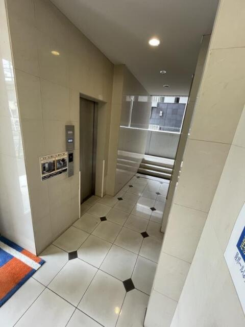 ビンシスターレットのロビー| 