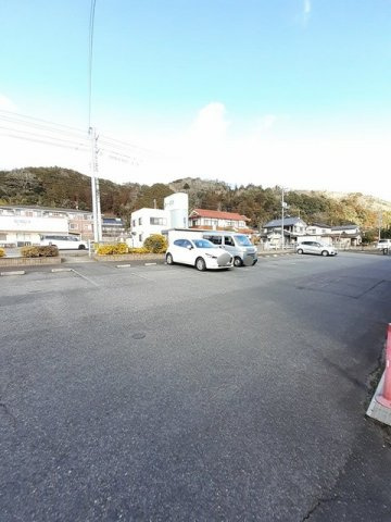 ハピネスコート　Ａの駐車場