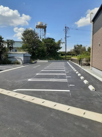 サニー花房台Ｂの駐車場