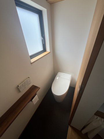 中古住宅　川島松原町のトイレ|1Fトイレ