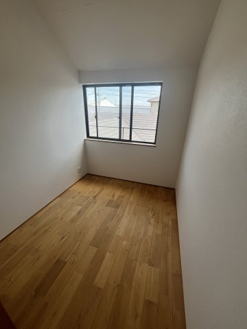 中古住宅　川島松原町の洋室|2F右側洋室4.5帖